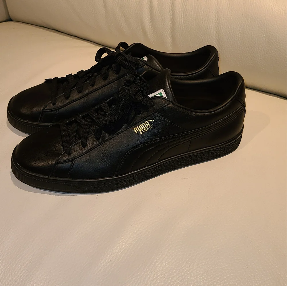 Men's Size 12 Black on Black Puma Classics - Picture 2 of 4